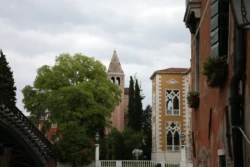 Venise : S'émerveiller devant les canaux et les palais 35 Venise - Église de San Vidal, San Marco et le Palazzo Cavalli-Franchetti