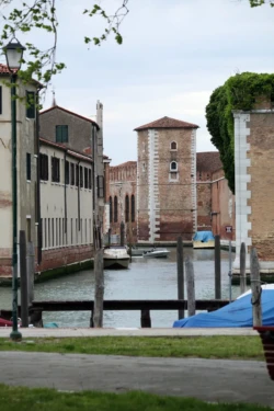 Venise : S'émerveiller devant les canaux et les palais 83 Venise - Église Sainte-Marie de la Conception, canal des Vierges